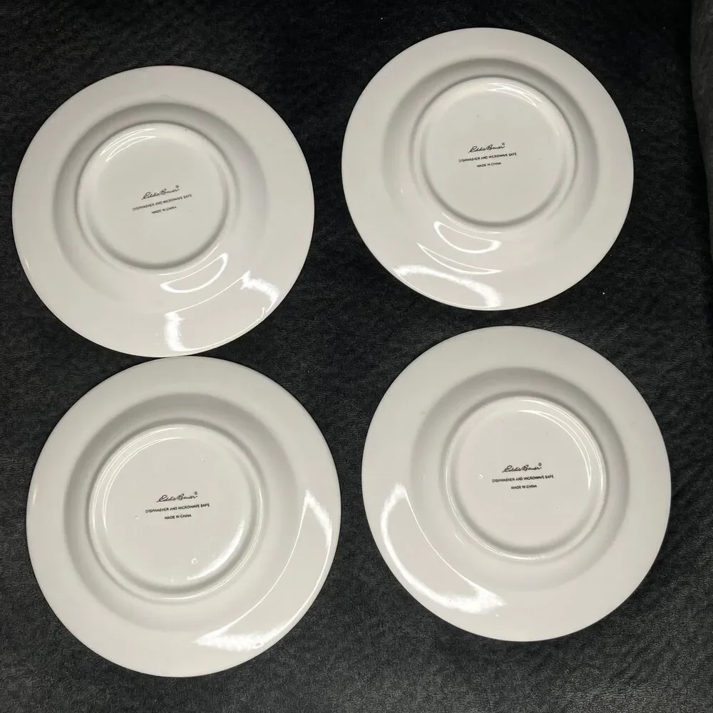 Eddie Bauer Hand Painted Christmas Luncheon Plate 4 Piece Set China 8.25